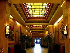 和平飯店1階廊下